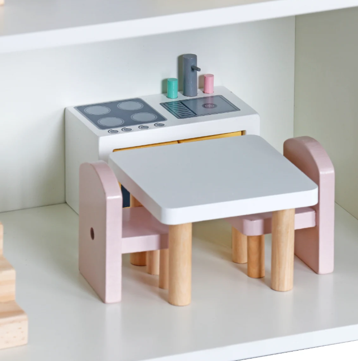 בית בובות סנדי לבן - נפתח, קלאסי ומאובזר