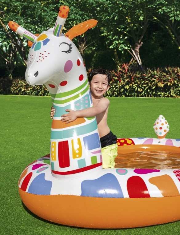 בריכה מתנפחת לילדים בעיצוב ג'ירפה עם מתז מים מבית Bestway